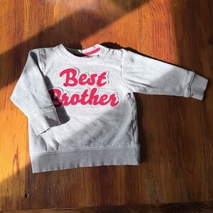 H&M Light Gray Kids Sweatshirt with Red 'Best Brother' Design